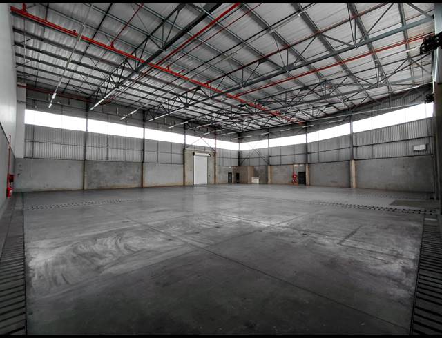 927M² WAREHOUSE TO LET IN POMONA